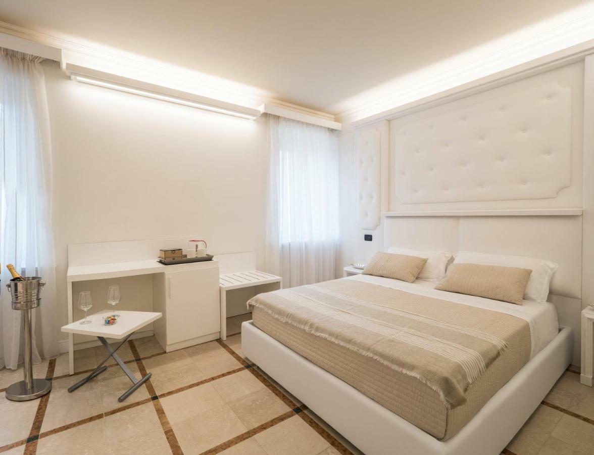 Opera Arte Rooms Porto Recanati Exteriör bild